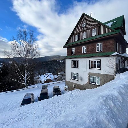 Astoria Inn Špindlerŭv Mlýn Екстериор снимка