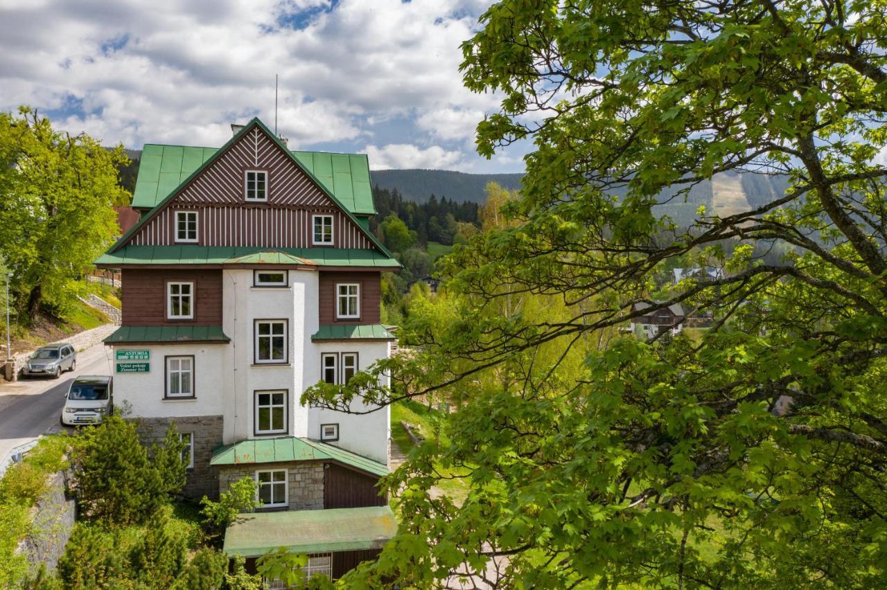 Astoria Inn Špindlerŭv Mlýn Екстериор снимка