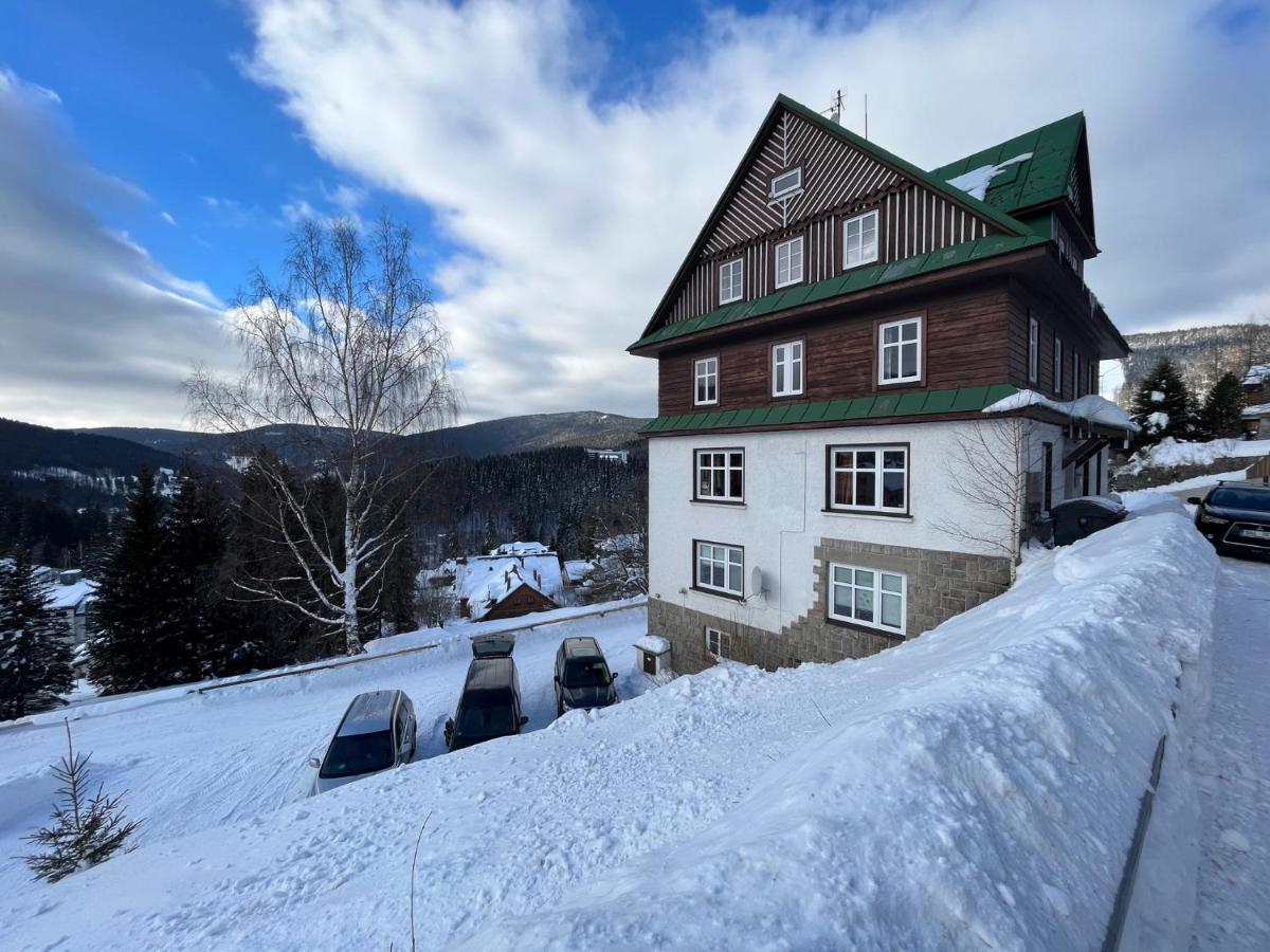 Astoria Inn Špindlerŭv Mlýn Екстериор снимка